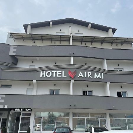 Airmi Hotel Surcin Bagian luar foto
