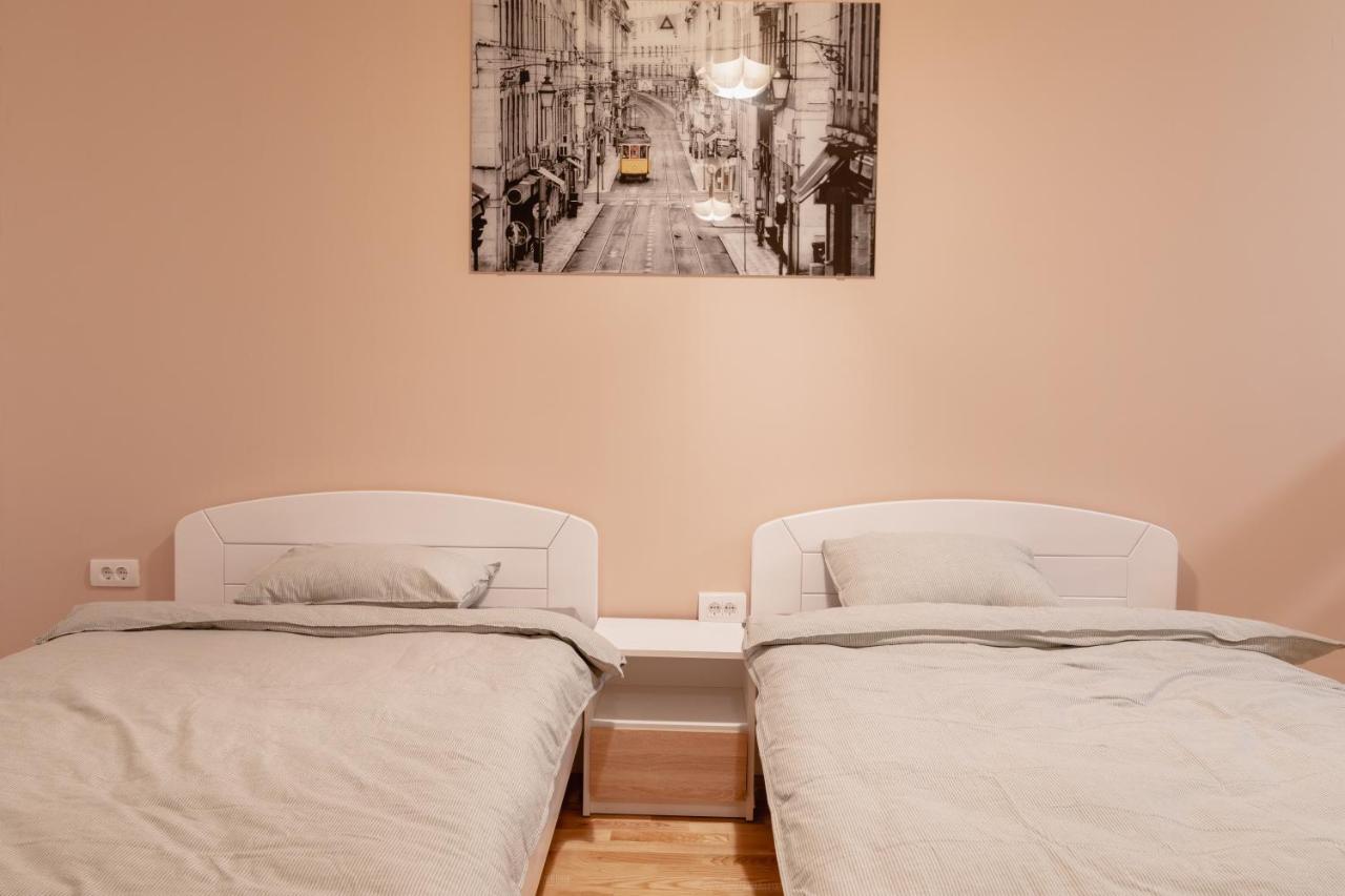 Airmi Hotel Surcin Bagian luar foto